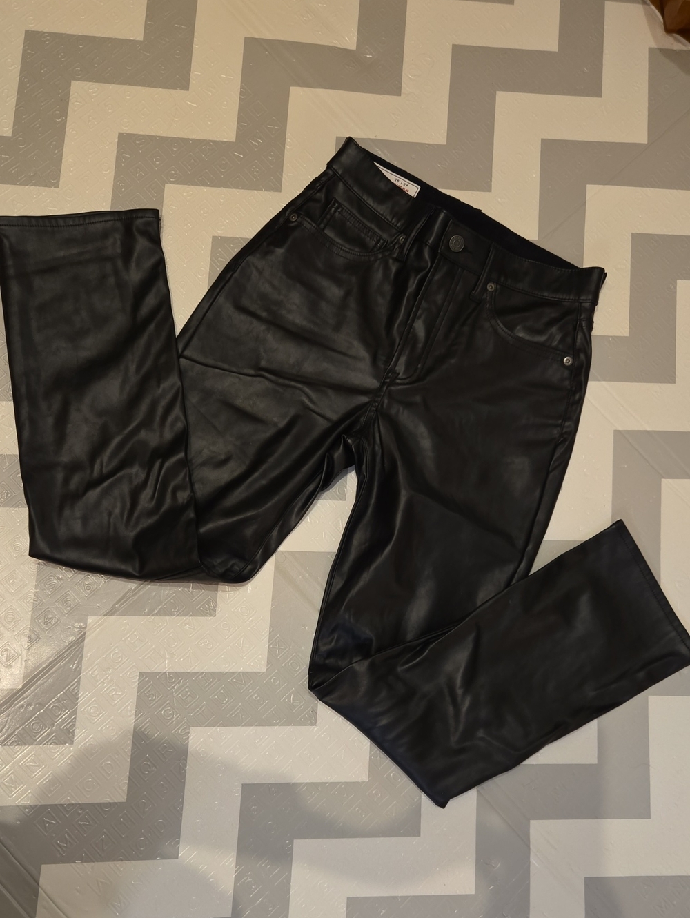 GAP Womens Black Vintage Slim Straight Faux Leather Jeans Size 26(2R)